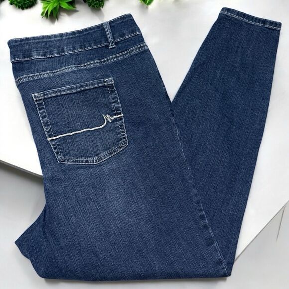 Maurices Jeans Women’s 20W Blue Denim Classic Mid Fit Skinny Regular Medium Wash - Picture 2 of 5